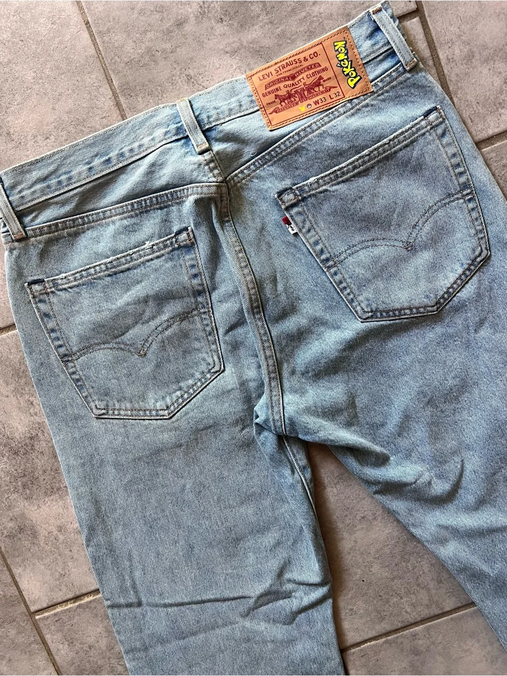 Levis x Pokemon Pikachu 551 Z Authentic Straight Jeans Men's Sz 33 x 32 Rare New - Picture 4 of 5